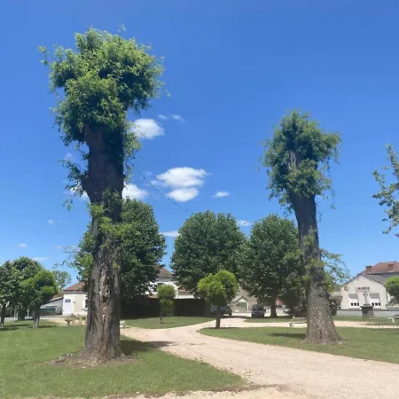 Calme Et Spacieux Au Coeur De La Campagne - Fr-1-489-416 Fourilles